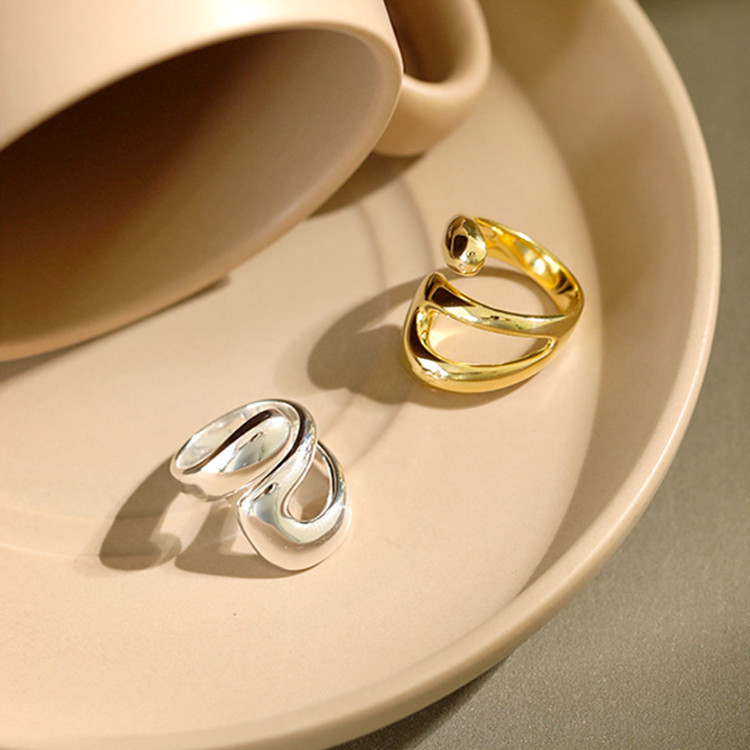 design glossy ring drop-shaped