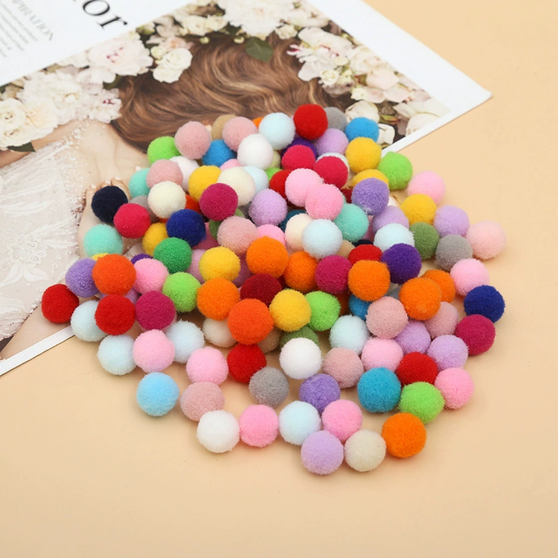 Волосовые шарики 2.5CM спот 67 цветов Цветные пуховые шарики Волосатые шарики