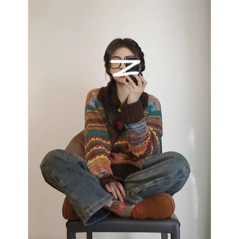Retro demi-season fashionable knitted sweater