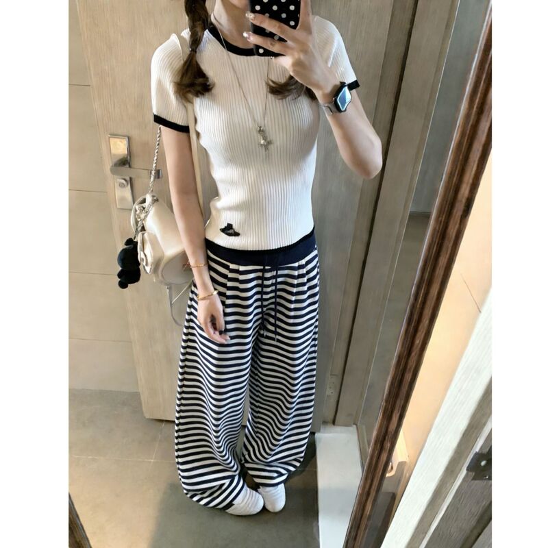 Real Shot of In-Stock Items: Kt Embroidered Chanel-Style Round-Neck Thin Knit Top for Women, Regular Shoulder Fit, Slimming T-Shirt