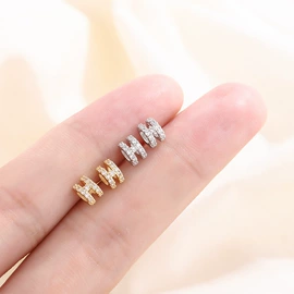 耳钉;耳环;耳坠