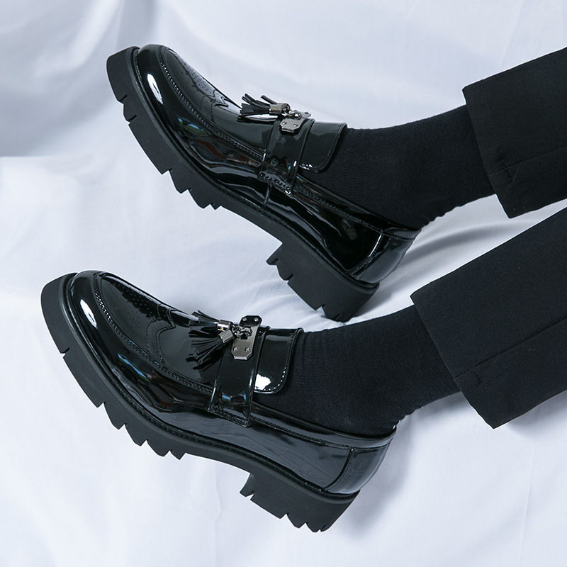 2025 Men's Business Casual Pointed Toe Thick Sole Patent Leather Brogue Youth Trend Korean Style Trendy Shoes_vogvips.com