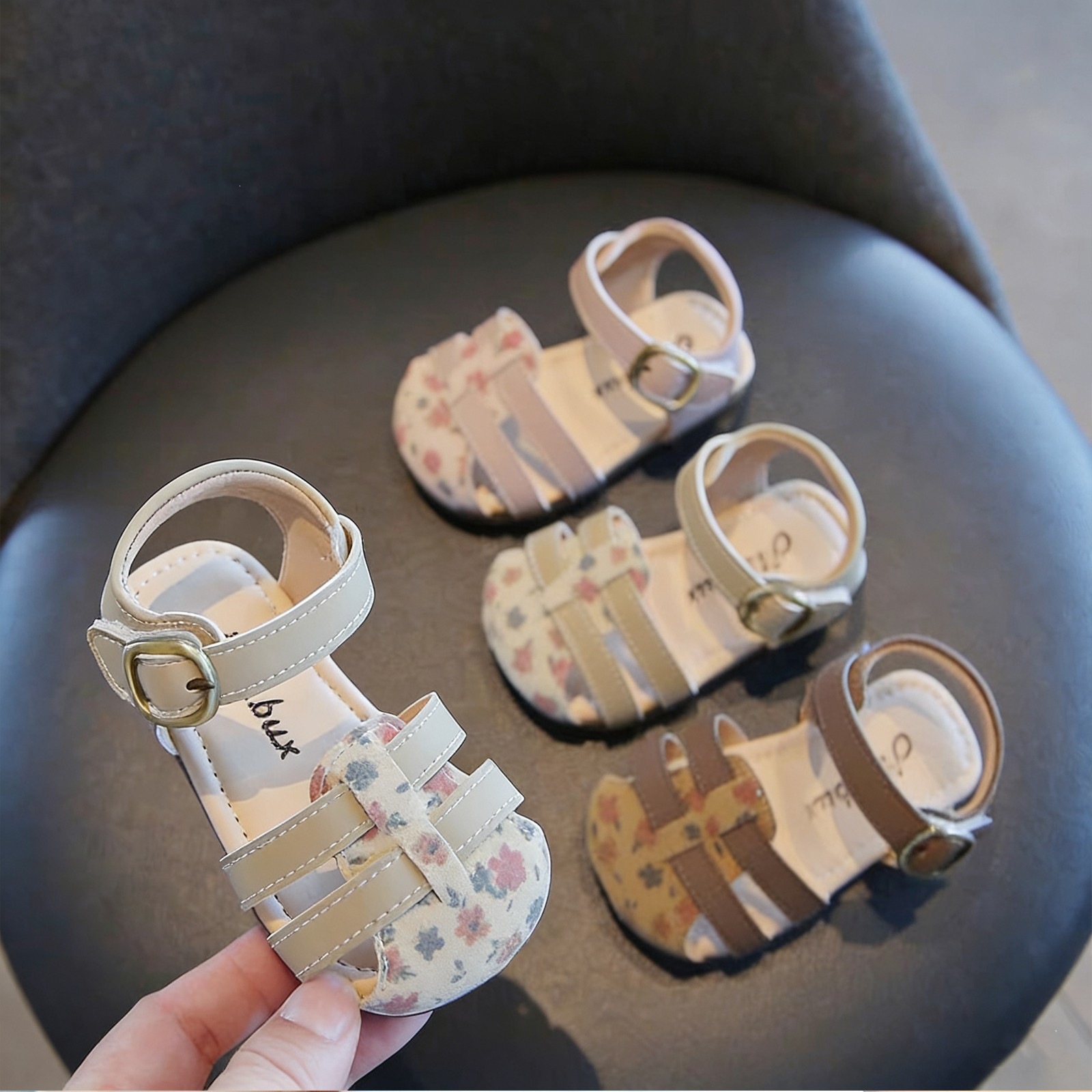 Sandales à bout fermé pour bébés filles, imprimé floral - Chaussures d'été à semelle souple avec embout anti-collision, rose, kaki et marron_voghion.com