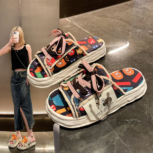 �ɸ��׉T�f��ЬŮ�⴩2024�괺�ļ��¿�ٴ�͹��Lɳ��һ����Ů