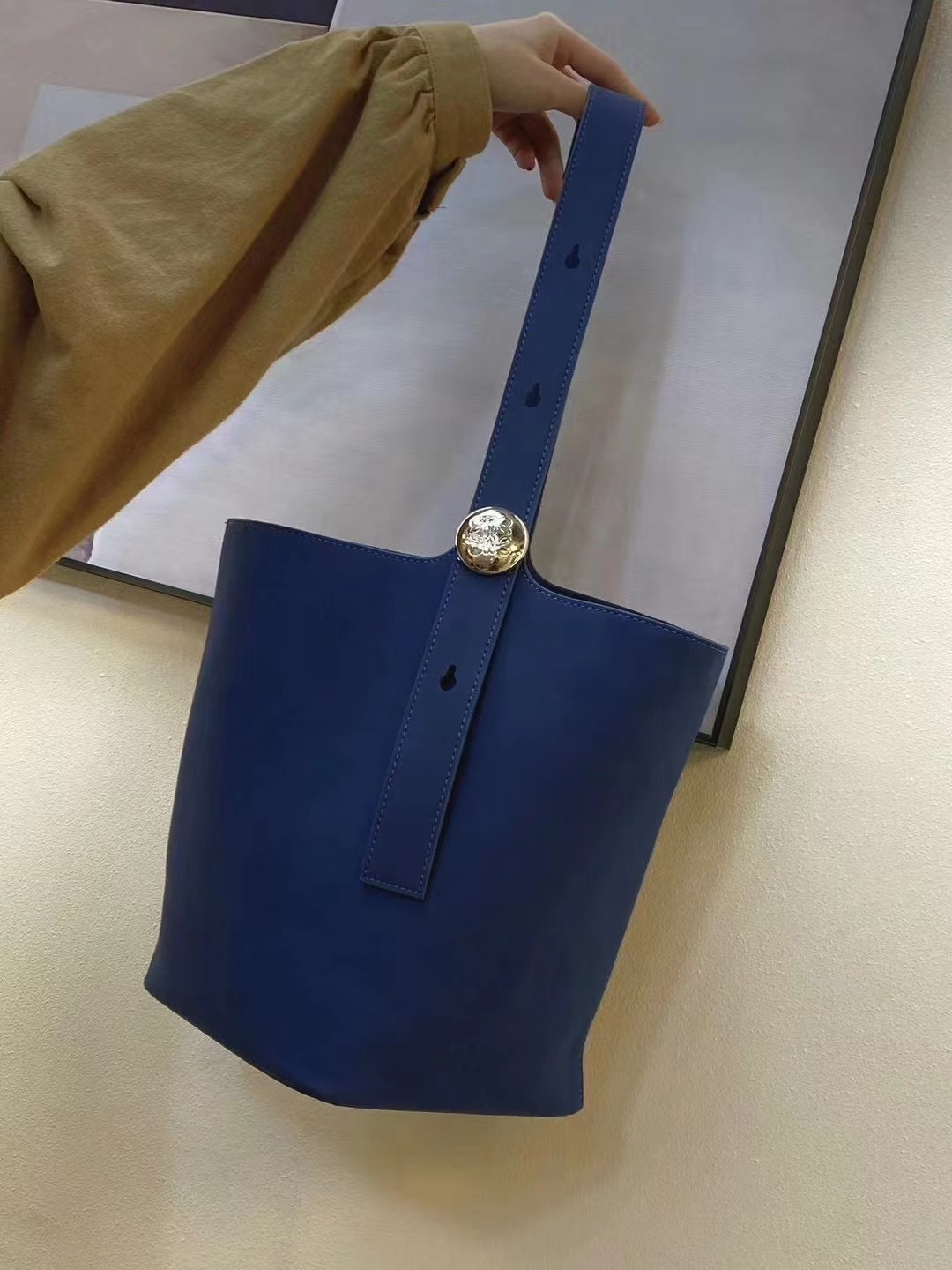 Défilé de mode 2024 nouveau seau minimaliste givré à la mode et polyvalent en daim à une seule épaule grande capacité pour femmes_voghion.com