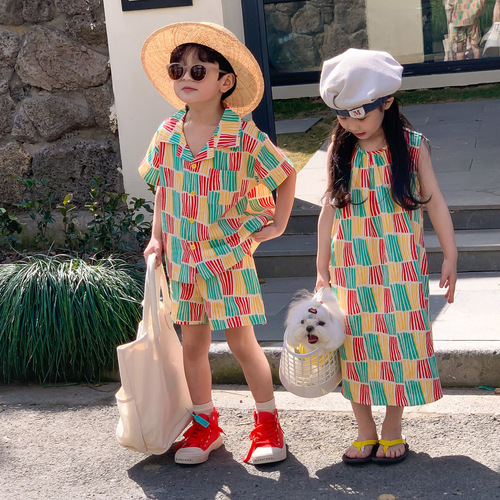 Children's brother and sister clothing 2024 summer style boys and girls Korean version contrasting vertical stripes loose short-sleeved shorts suit sleeveless skirt