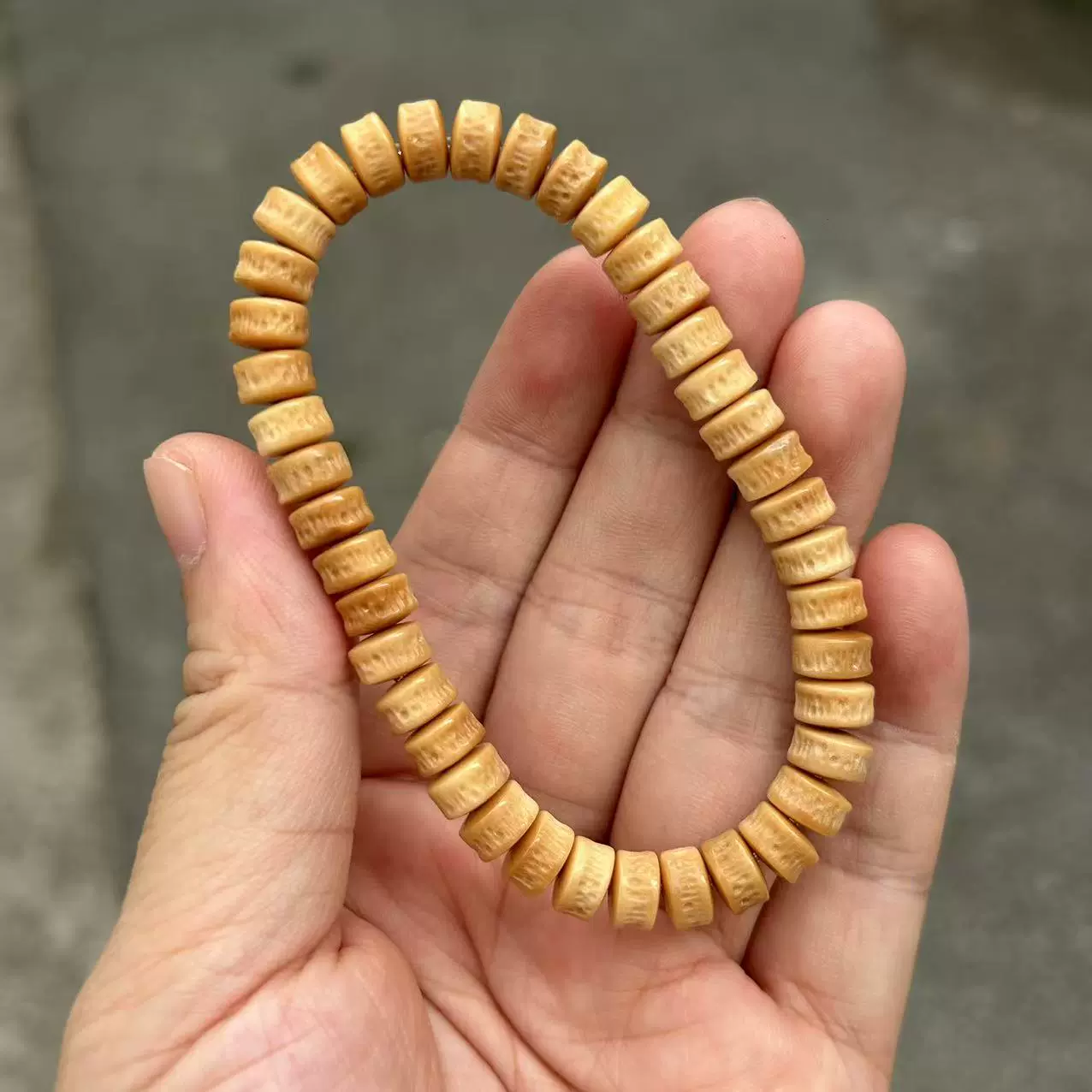 龙脊菩提雕刻龙嘎扭转无相百香籽老料龙脊文玩手串批发