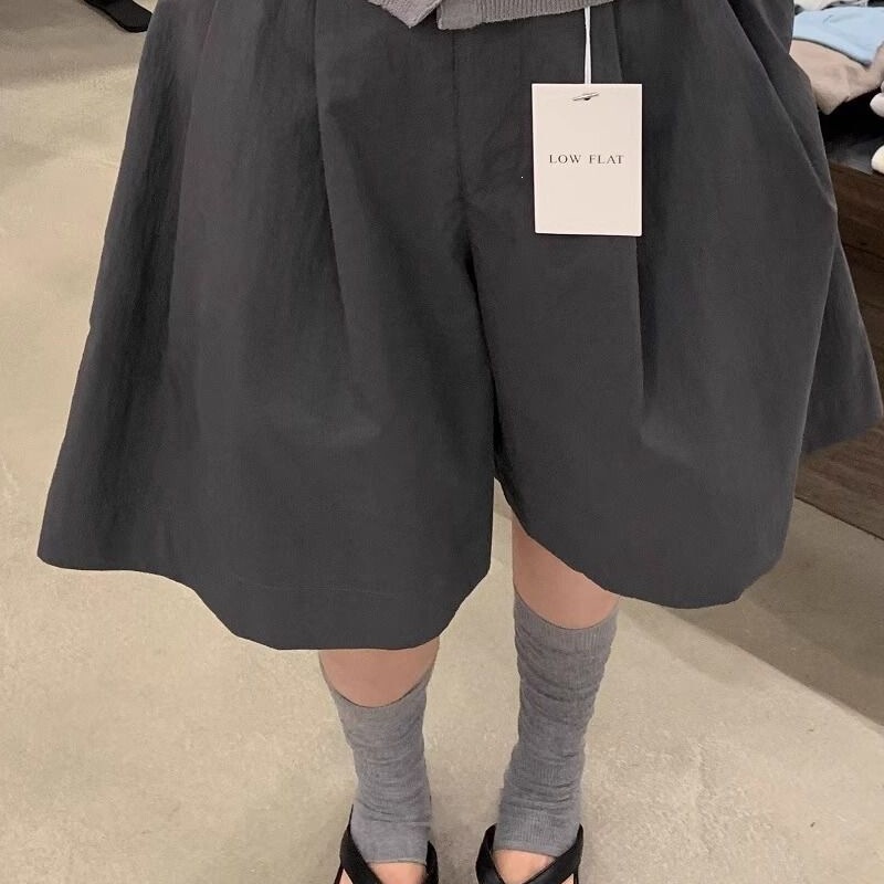 2026 New Niche Designer Style Simple Solid Color Five-Point Suit Pants Loose A-Line Casual Shorts Trendy