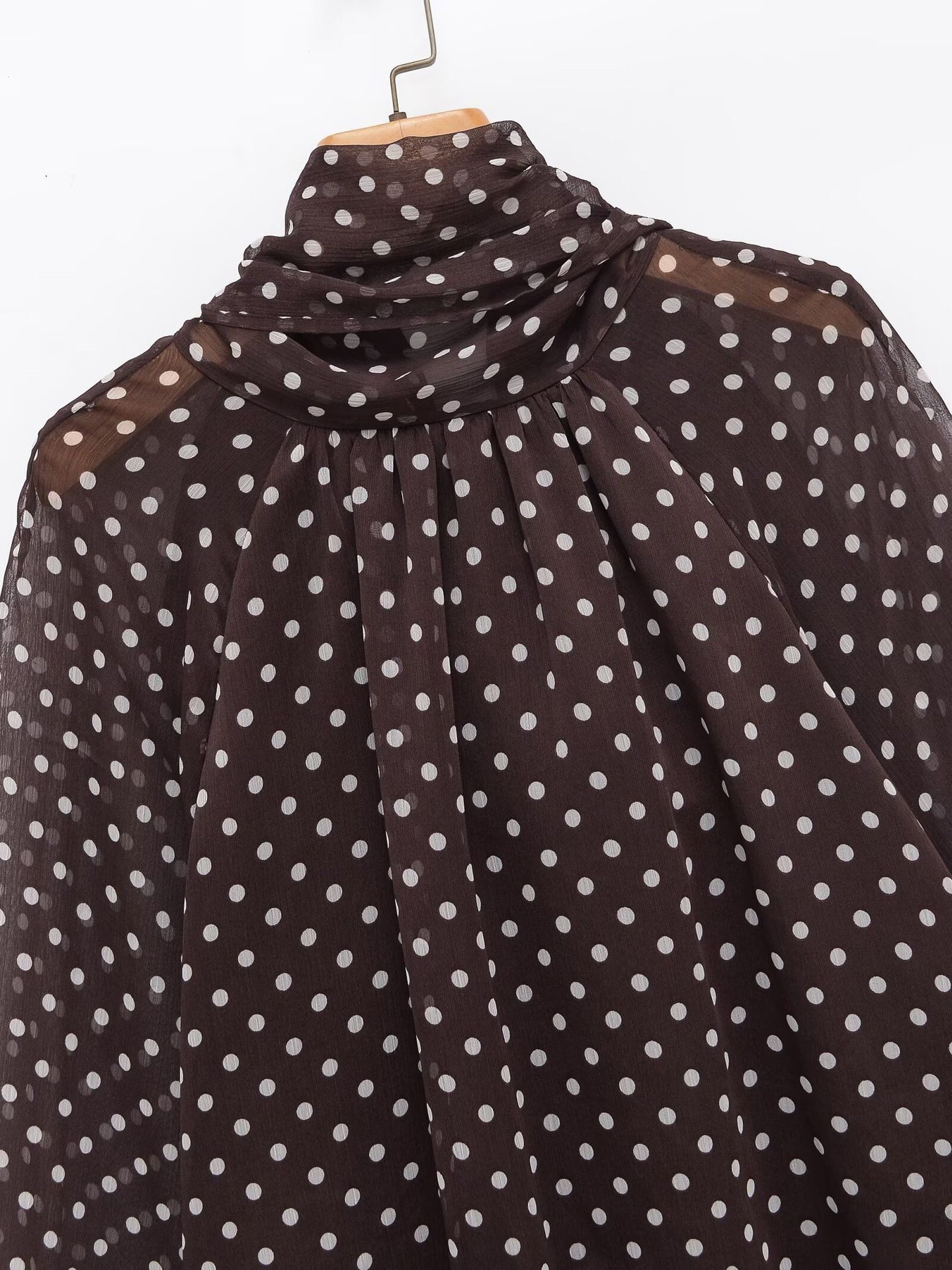 Dam blus med prickar långärmad med midjeband casual_voghion.com