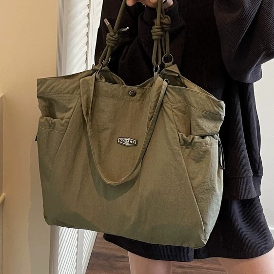 Universal capacious shoulder bag, one-shoulder bag for leisure