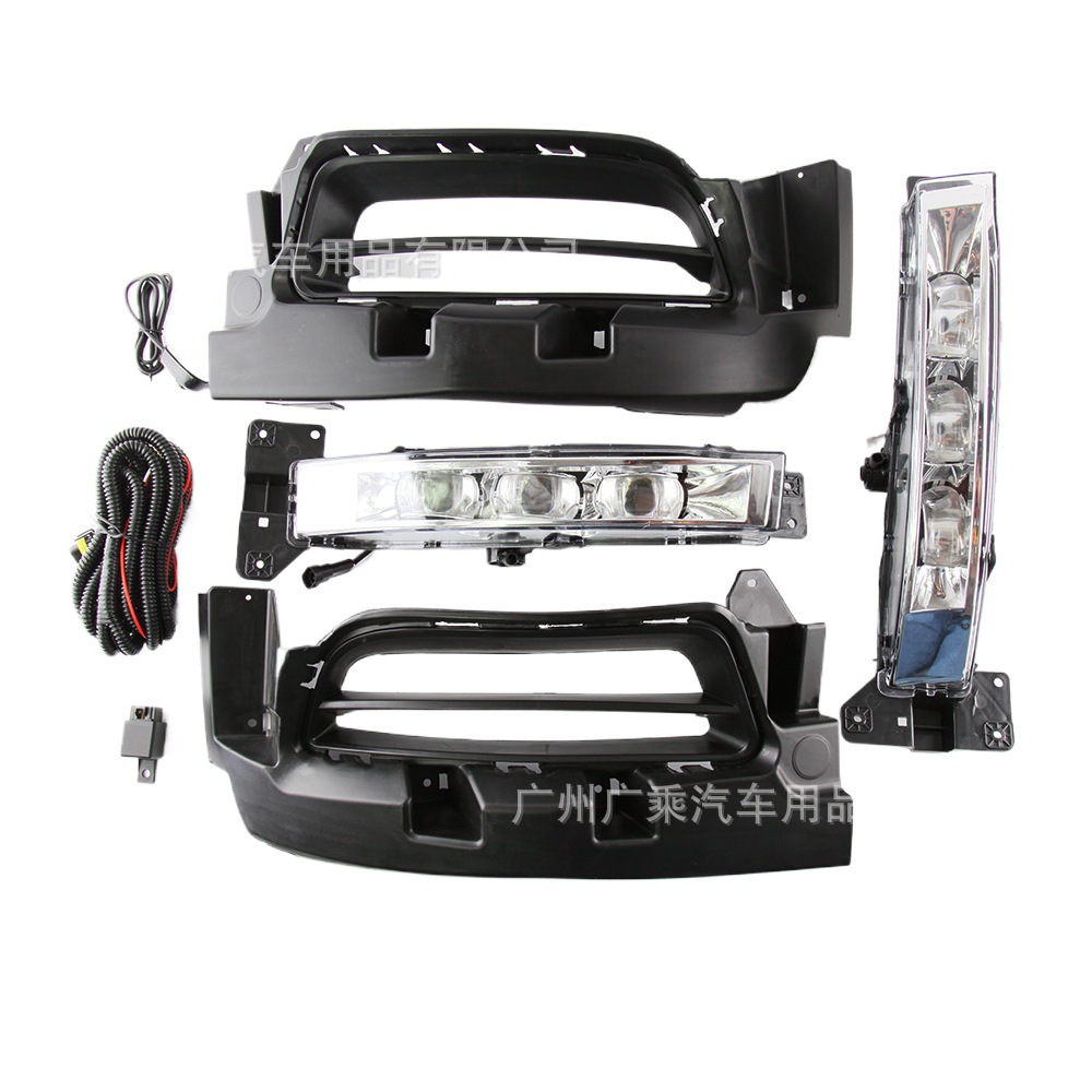Aplicable a 15-17-18-20 Dodge warhorse cargador de luz diurna luz antiniebla LED luz diurna modificada