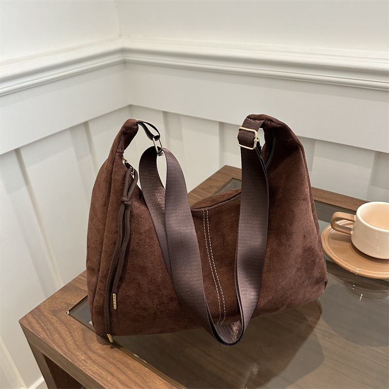 Bolso de mujer otoño y invierno 2024 nuevo estilo retro nicho tendencia brazo bolso universal bolso de hombro diario