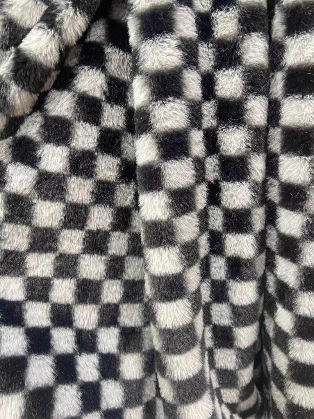 灰色