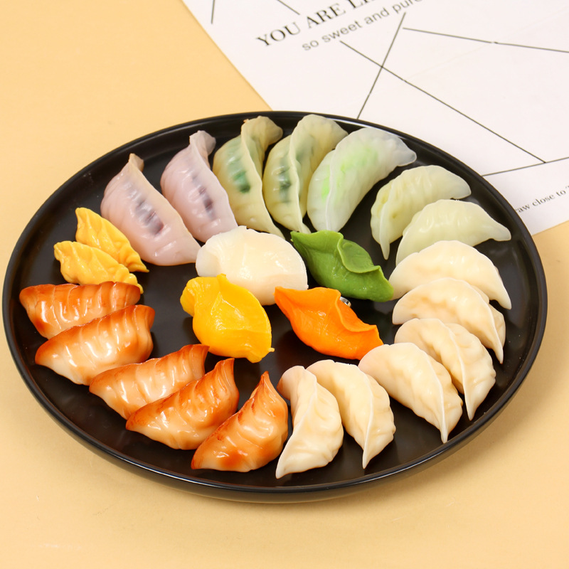 Simulation food dumplings refrigerator stickers fake dumplings fried dumplings dumplings breakfast photography decoration props simulation dumpling model