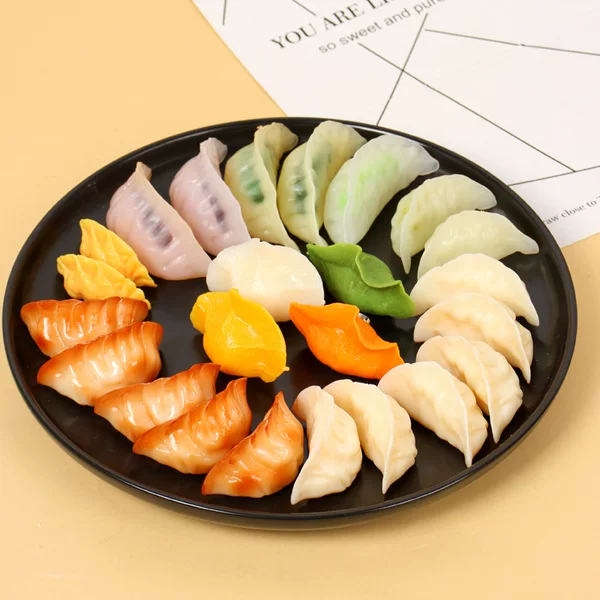 Simulation food dumplings refrigerator stickers fake dumplings fried dumplings dumplings breakfast photography decoration props simulation dumpling model