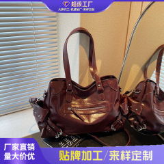 国境を越えた韓国の女性のための大容量バッグ 2025 新しいトレンディなファッションレトロトートバッグ多用途ショルダー通勤バッグ