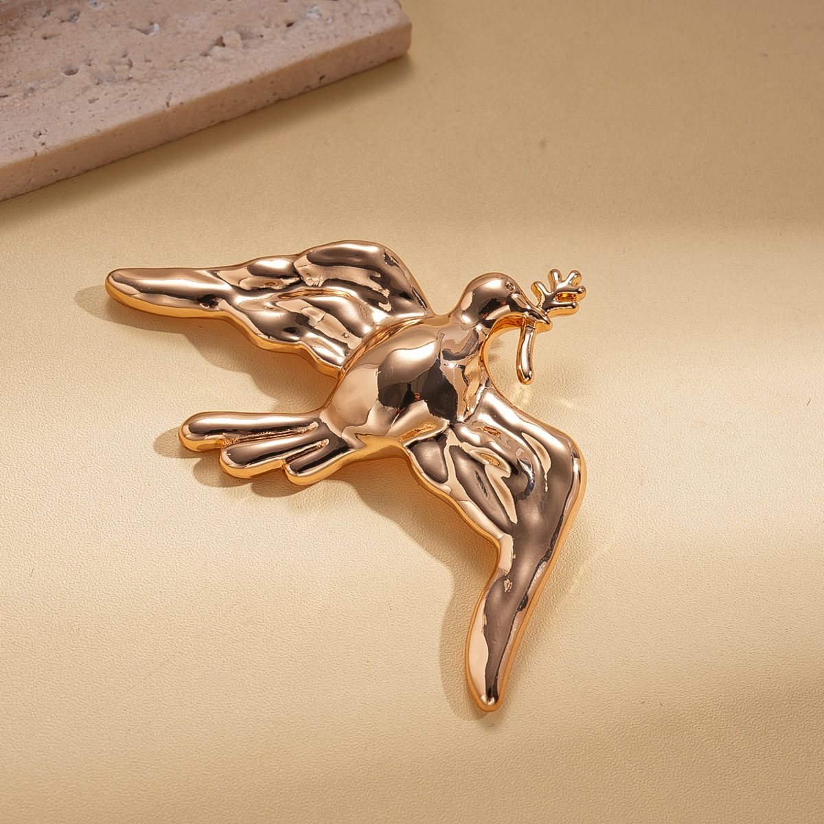 Europa y los Estados Unidos paisaje metal pájaro broche de diseño retro transfronterizo sensación de pin personalidad nicho accesorios de alta calidad mujer image 7