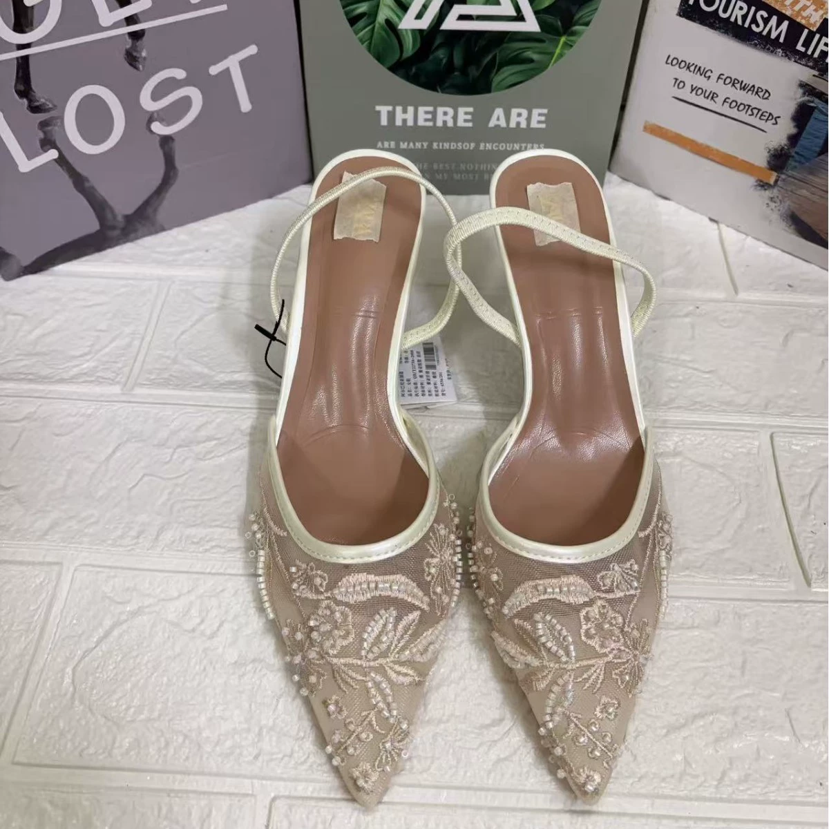 Z2025 новый осенний новый продукт с заостренным наконечом после пустого чистого цвета вышитой сеткой с высоким каблуком Muller Женская обувь A