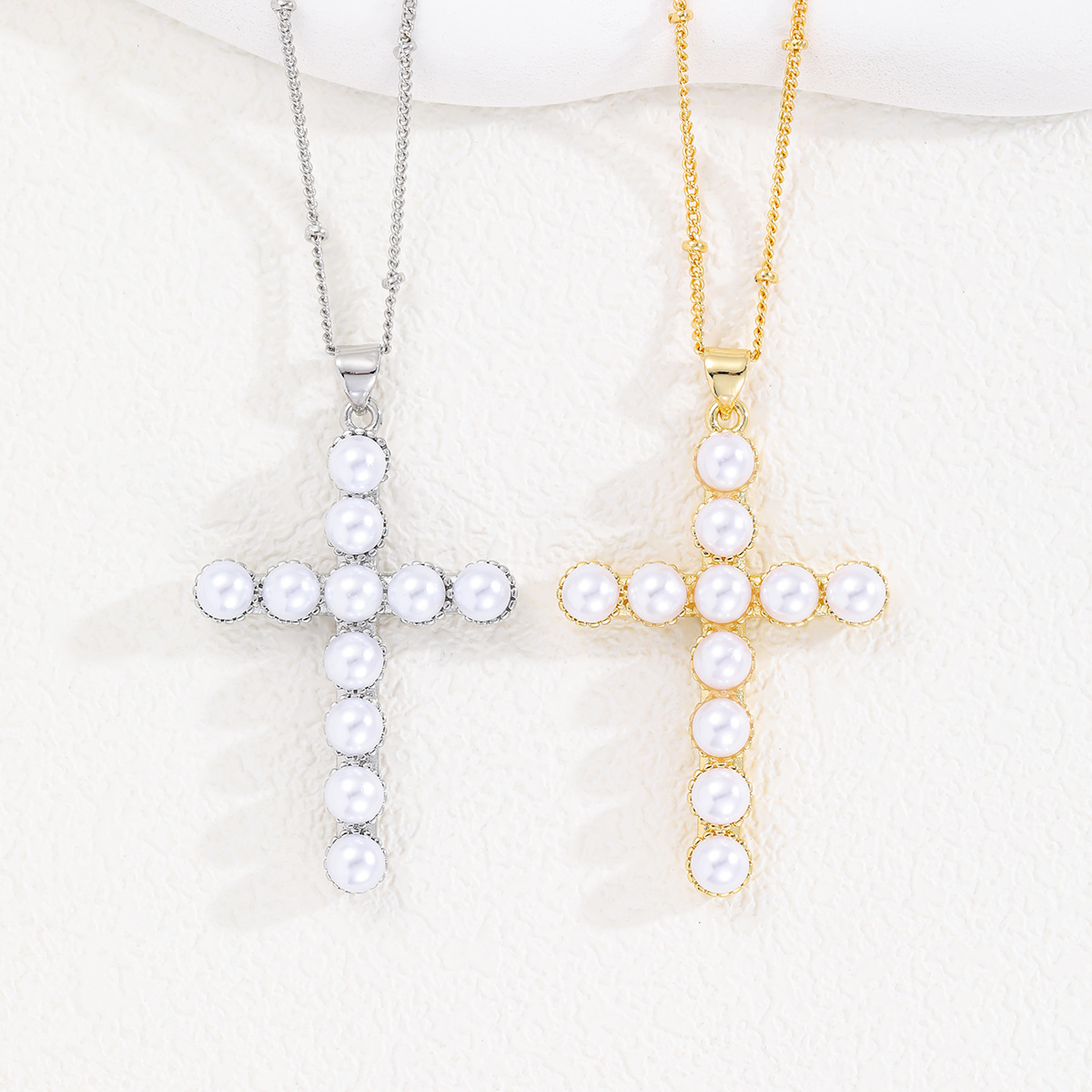 Transmisión en vivo transfronteriza venta caliente cobre chapado en oro real cruz con cuentas collar de diseño personalidad exquisita cadena de clavícula salvaje al por mayor