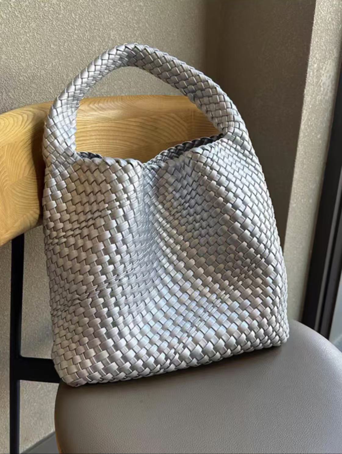 2024新型高級感手編みバッグ大容量シングル肩トートバッグ腋の下バッグバケツバッグ母バッグ潮