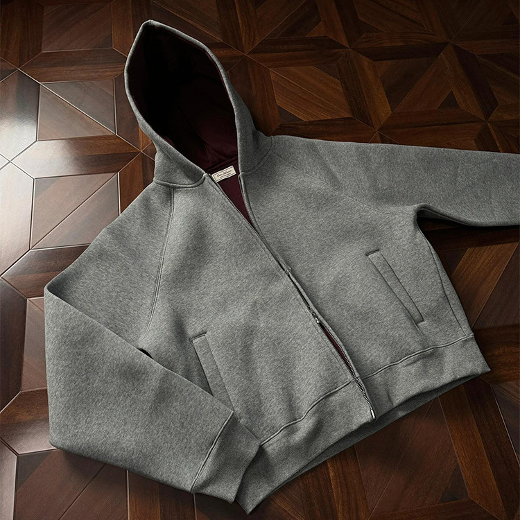 Kurzes Kapuzensweatshirt mit Luftpolsterung für Herren, innenliegende Strickjacke in Kaiserrot_voghion.com