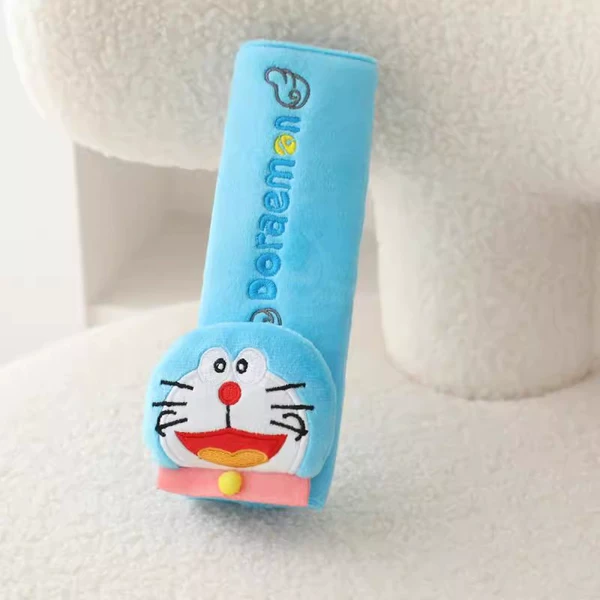 Round-eye letters jingle seat belt cover