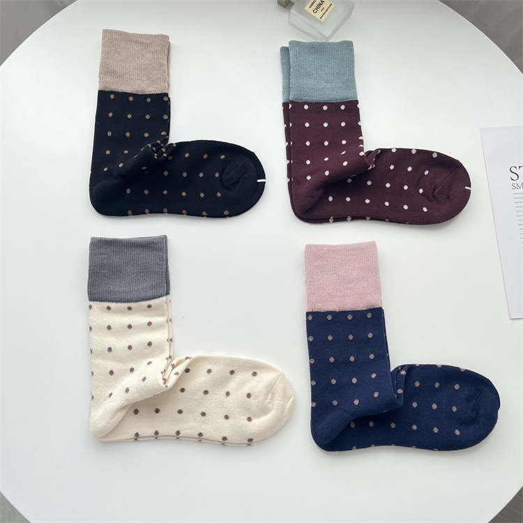 Frau Vintage-stil Farbblock Punktmuster Baumwolle Crew Socken Ein Paar display picture 1