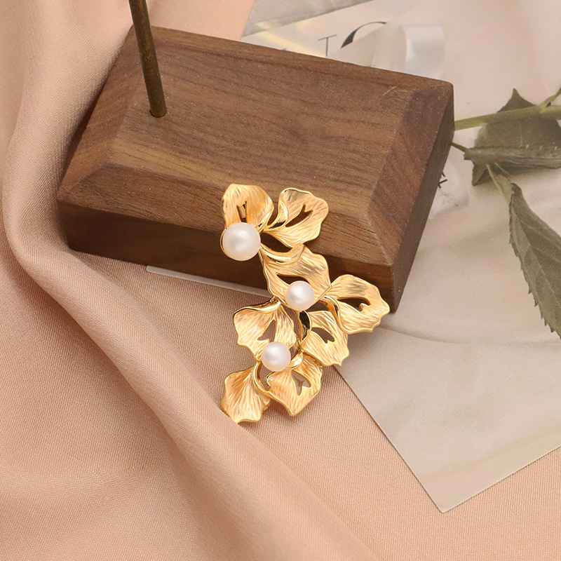 Nueva perla natural broche de la vendimia alto sentido metal viento romper hojas ramillete mosaico pin 18K oro image 6
