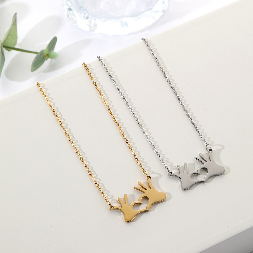 Retro Hand Heart Shape Titanium Steel Necklace Plating Stainless Steel Necklaces