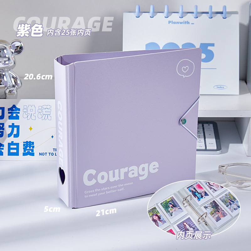 Un pequeño libro de tarjetas de espuma fresca de alto valor visual en un álbum de fotos de chicas mini volantes de 3 pulgadas.