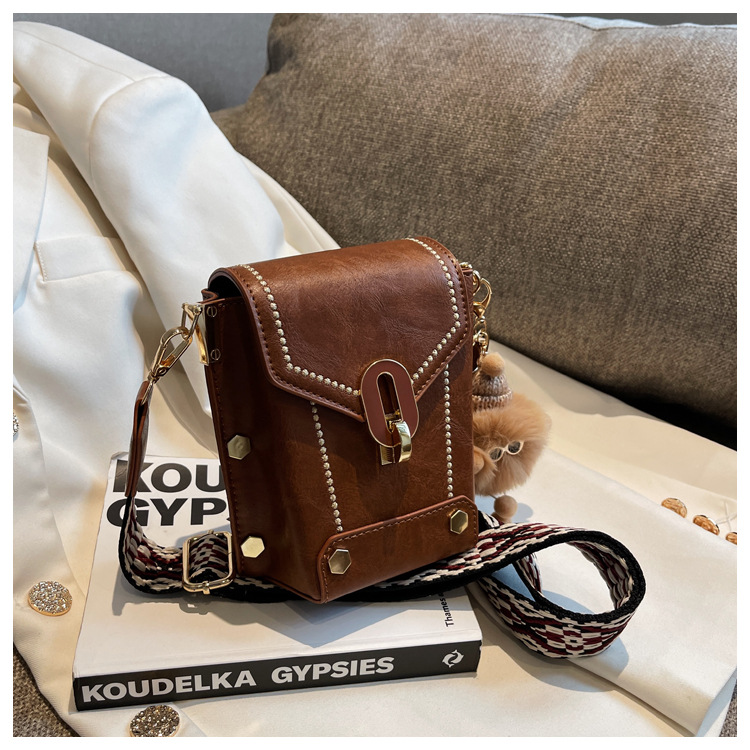 This year's popular Korean version of small for women 2024 new fashionable broadband crossbody bags, niche mobile_senzul.com