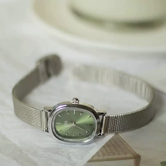 椭圆形复古网带手表女士轻奢小众防水手表女2024年新款学生文艺款