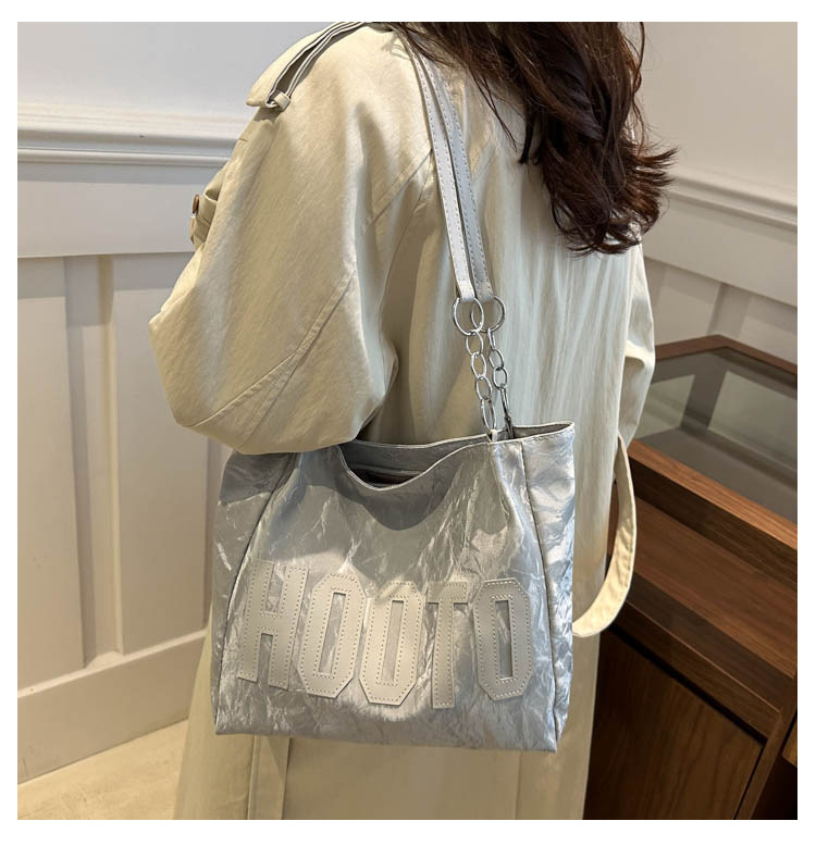 Large-capacity tote bag, high-quality and fashionable handbag for women, simple letter underarm bag for college students in class and at work undefined