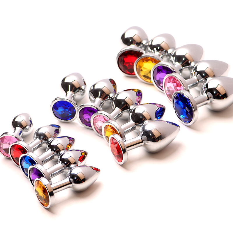 Metal Anal Plug Set with Diamond Detail, 3 Sizes with Velvet Pouch — detail image 38