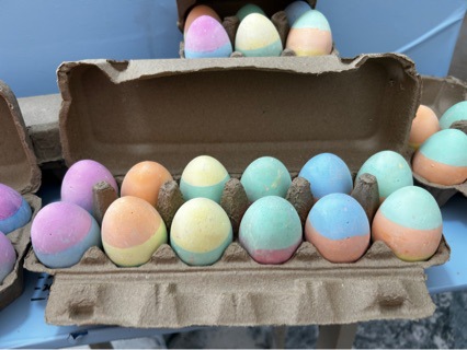 ����ڲʺ�3ɫ�����۱ʣ���װ�ʵ������ǰ�װ6��12װ������ֽ�а�