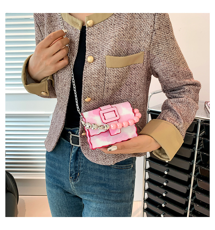 Women's Small Pu Leather Cows Solid Color Streetwear Square Flip Cover Crossbody Bag display picture 10