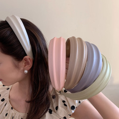高頭のカチューシャは韓国の清新で広いカチューシャの女性です。夏2025年の新型カチューシャのファッションカチューシャの髪飾りです。