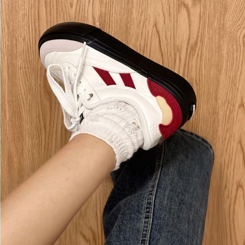 2025 primavera nuevos zapatos de manzana zapatos blancos zapatos de nicho estadounidenses para mujer zapatos casuales de todo fósforo estilo vibe para mujer