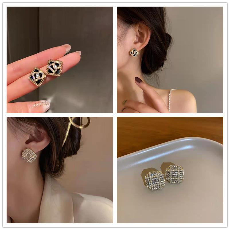 2A608 black 6B701 gold