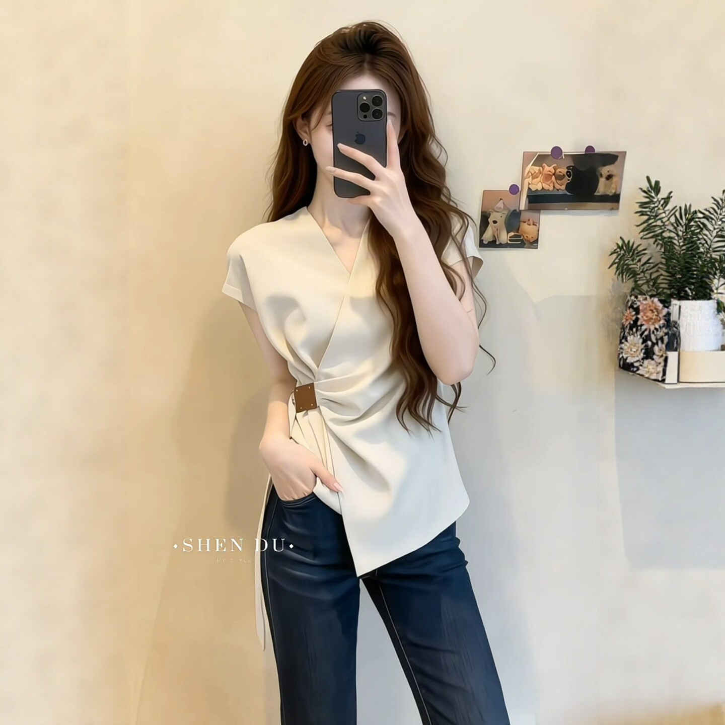 Áo thun nữ cổ V tay ngắn phong cách Pháp, thiết kế eo thon gọn, tay lửng bất đối xứng — màu mơ chi tiết 3