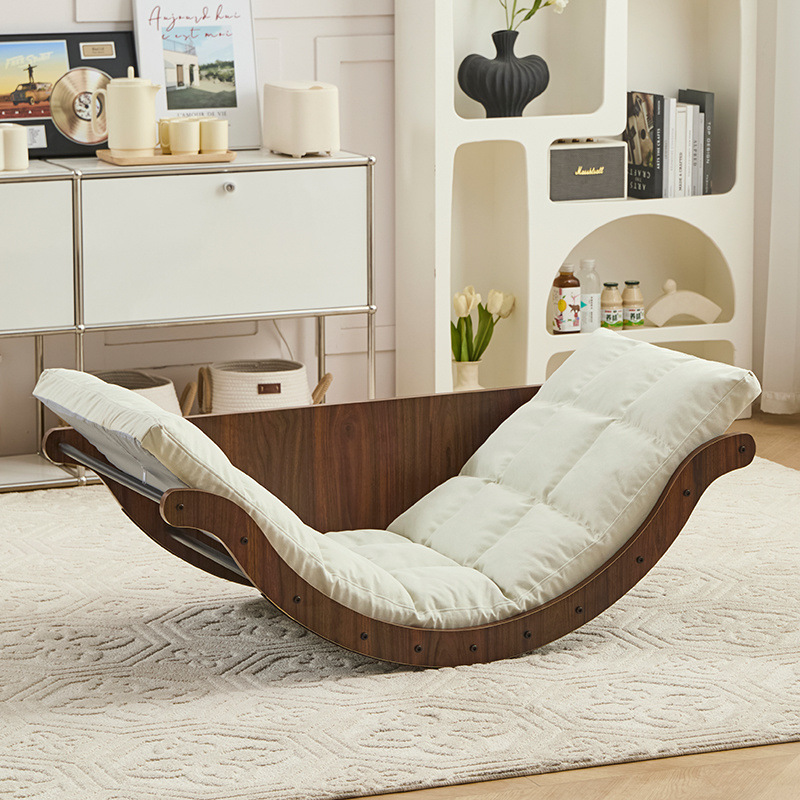 흰색 통기성 면마 쿠션 + 짙은 나무결 프레임