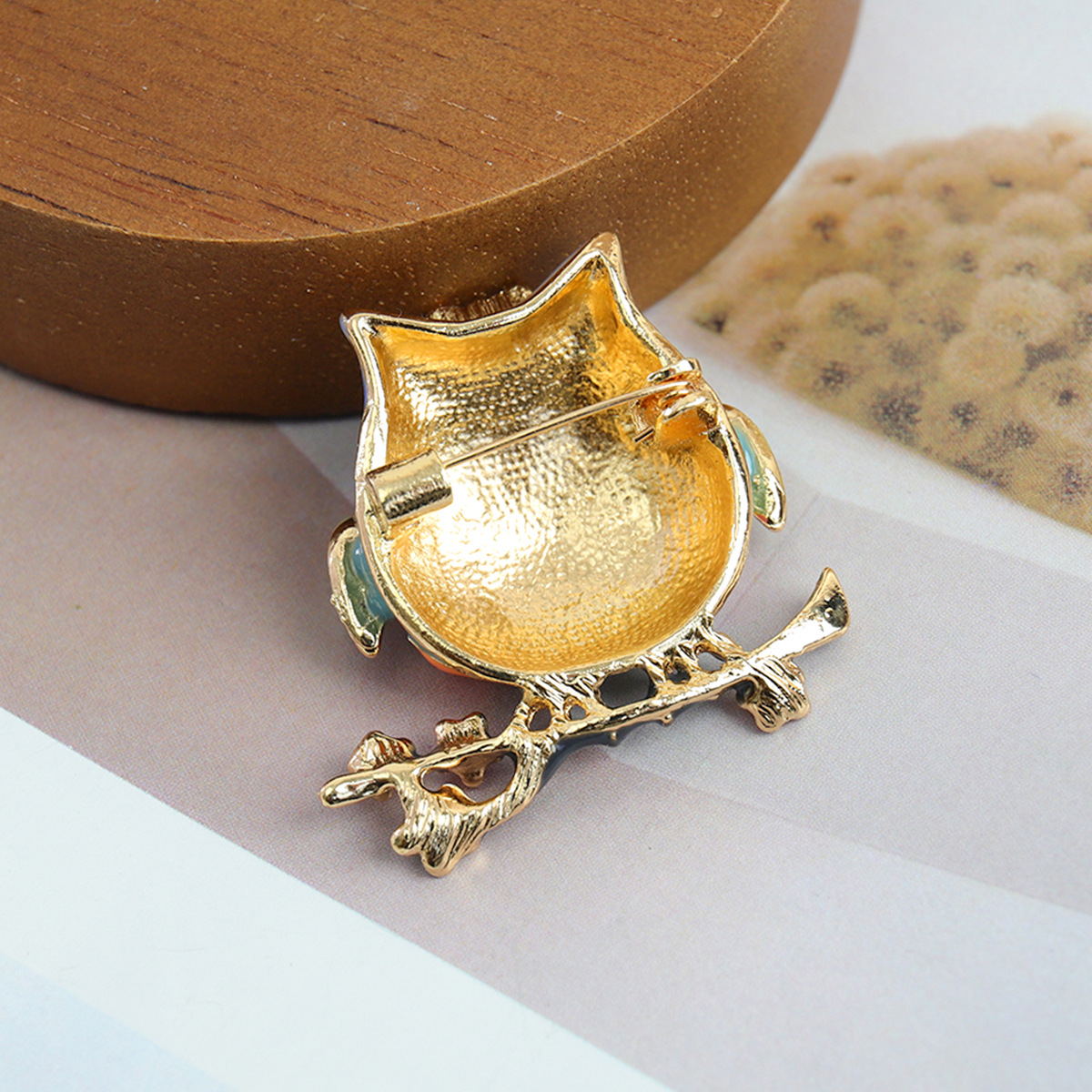 Брошь-значок Zhiyuan Jewelry Сова разноцветная
