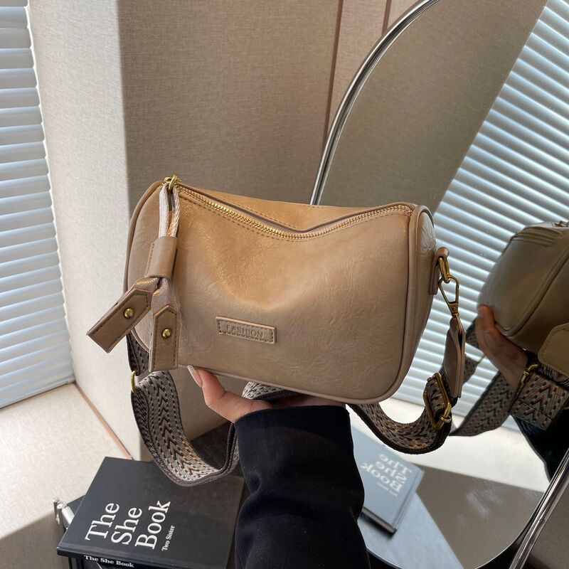 This Year's Trendy Boston Bags 2026 New Model Niche Designer Retro Shoulder Crossbody Bag Solid Color Pillow Bag This Year's Trendy Boston Bags 2026 New Model Niche Designer Retro Shoulder Crossbody Bag Solid Color Pillow Bag