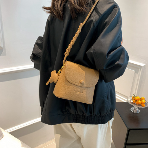 Lifestyle Retro Small Water Bucket Bag 2024 New Women's Bag Trendy Matchable Crossbody Bag Fashion Commute Small Square Bag