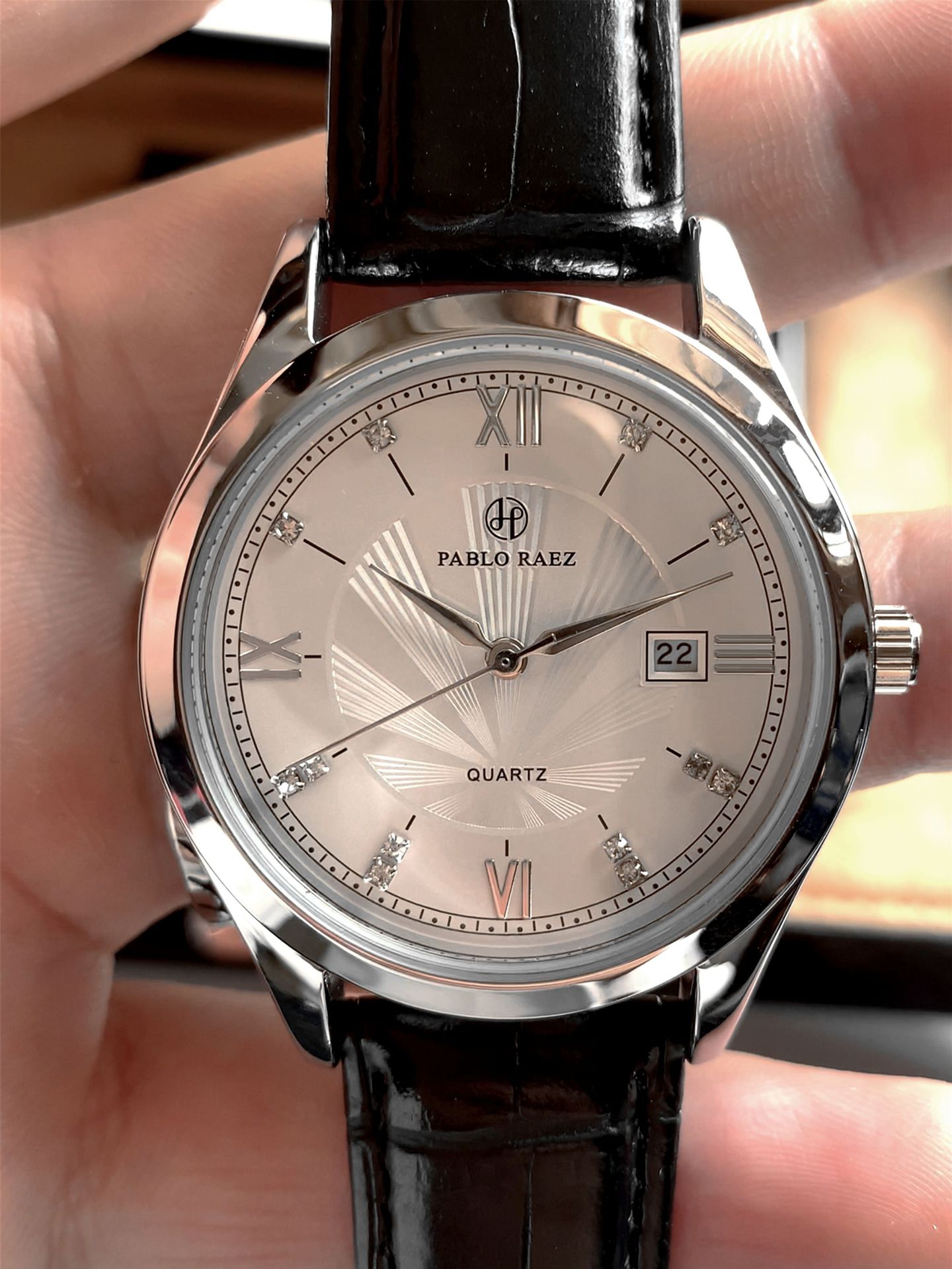 Douyin live broadcast popular men's high-quality stainless steel watches with good looks and cross-border e-commerce hosting and wholesale delivery_voghion.com