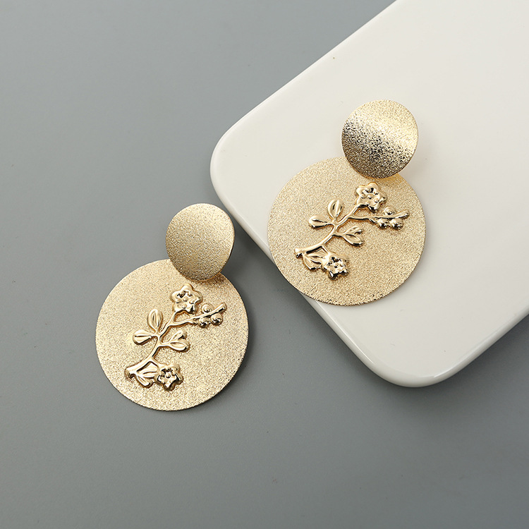 Fashion Disc Flower Inlaid Simple Alloy Earrings display picture 2