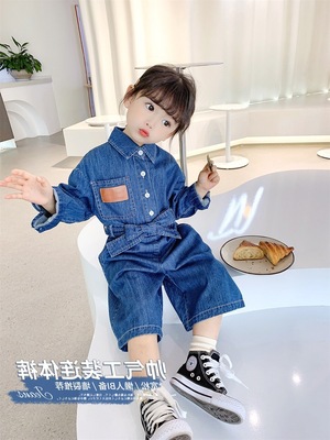 2022 girl Spring new pattern Female baby leisure time Jeans children Conjoined trousers Western style Children trousers