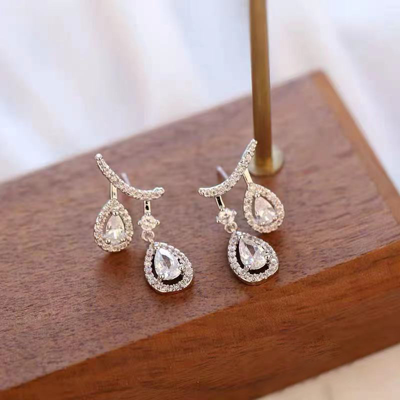 1 Pair Simple Style Water Droplets Inlay Copper Artificial Gemstones Drop Earrings display picture 1