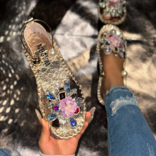 欧美大码珍珠花朵平底拖鞋女2025新款仙女风配裙子一字拖沙滩拖潮