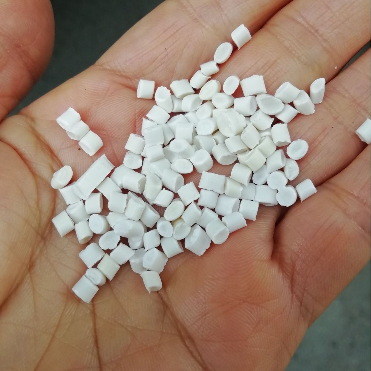 供应白色PP颗粒，高溶脂pp,60+